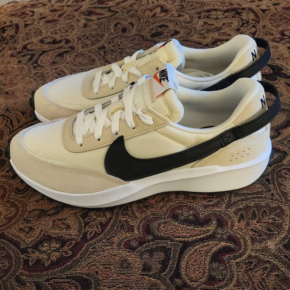 Women's Nike Waffle Debut sneakers